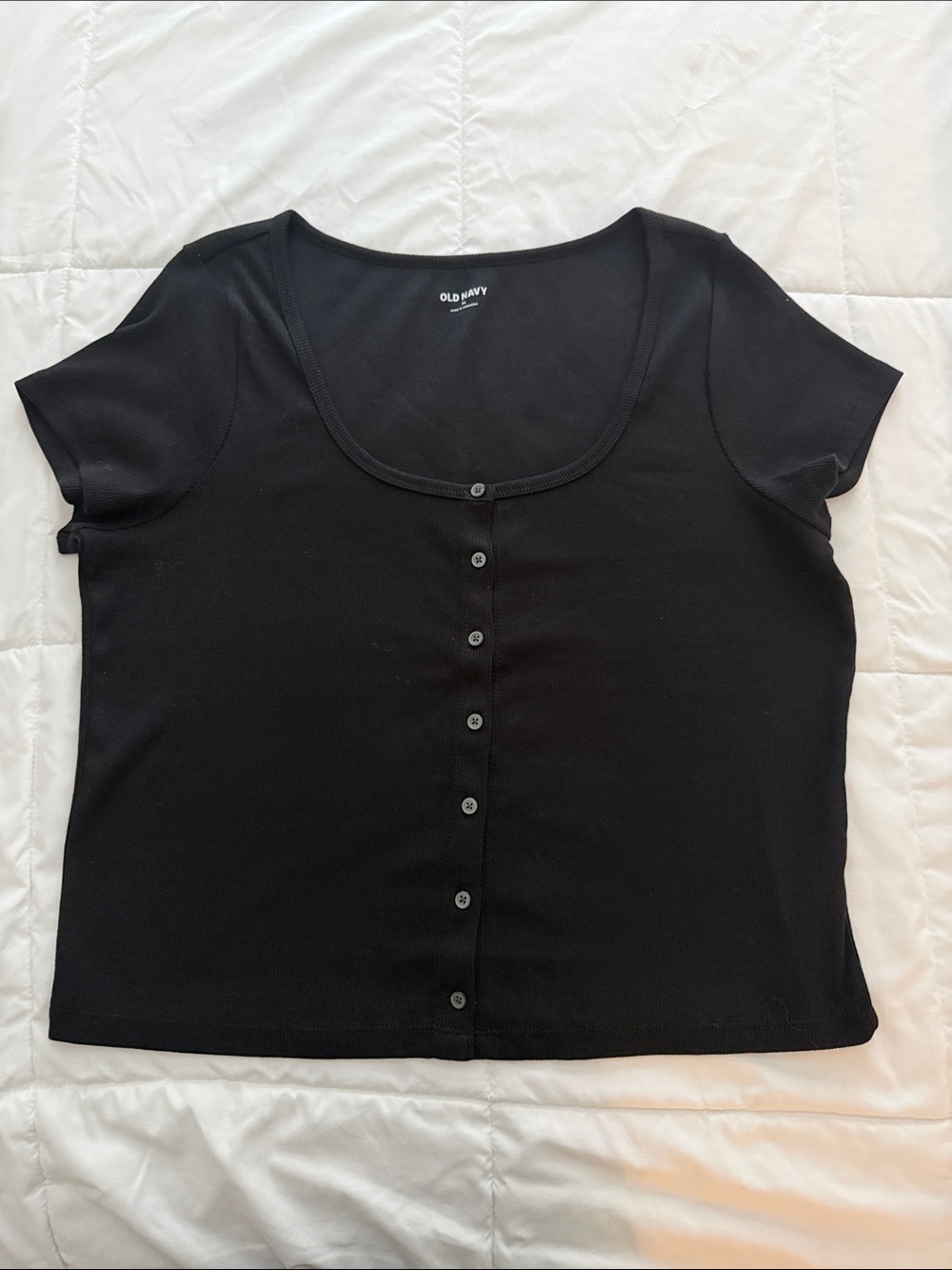 Old Navy Black Short-Sleeve Button-Front Scoop Neck Top